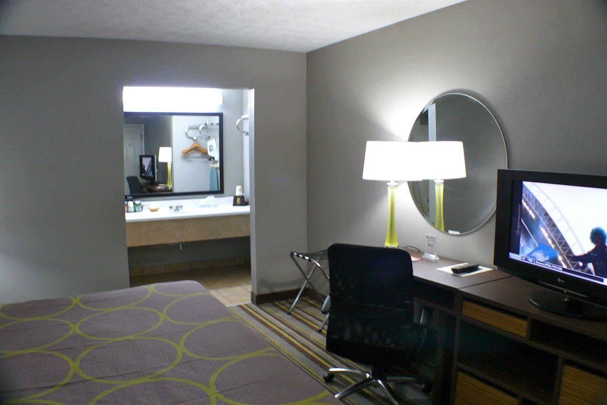 Super 8 By Wyndham Wytheville Exterior foto